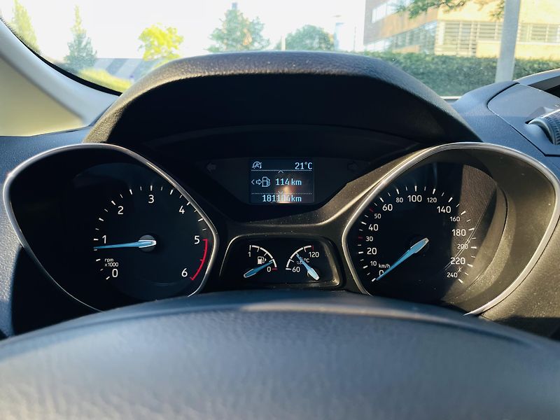 Ford Grand C-MAX 2.0TDCi MANUÁL 7MÍST SERVISKA - fotka 44 z 46