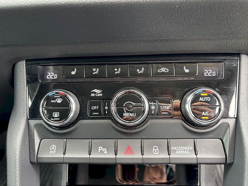 Škoda Karoq (2023) STYLE 1.5 TSI DSG 110 kW Tažné - fotka 28 z 30