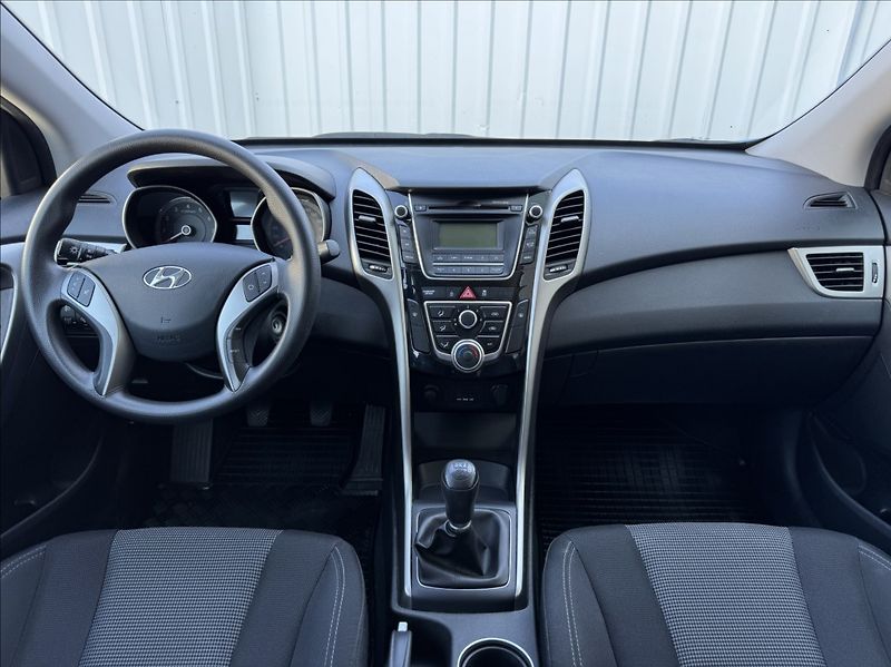 Hyundai i30 1,4 i 73kW ALU klima původ ČR - fotka 28 z 50