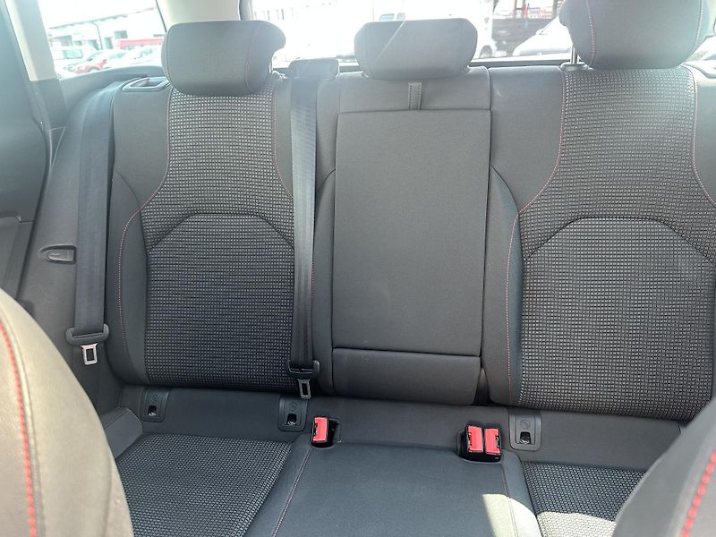 Seat Leon (2019) 1.5 TSI Virtual, ser.historie - fotka 19 z 36