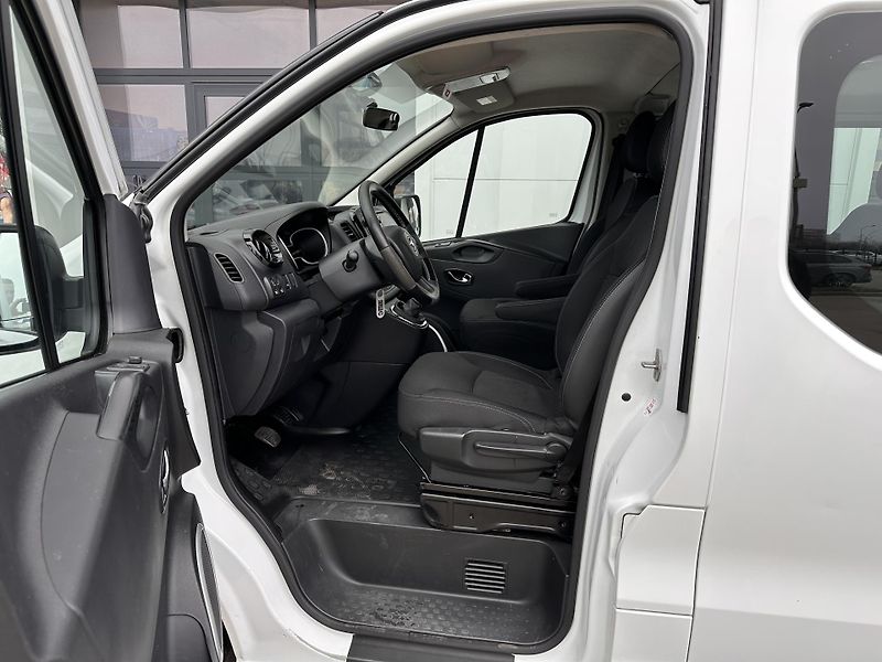 Opel Vivaro 1.6BiTurbo L1H1, 8Míst, Tažné - fotka 7 z 14