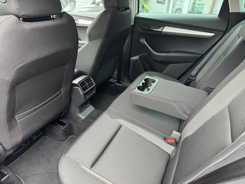 Škoda Karoq (2023) 1.5TSi LED Navi Kamera Virtual - fotka 23 z 48