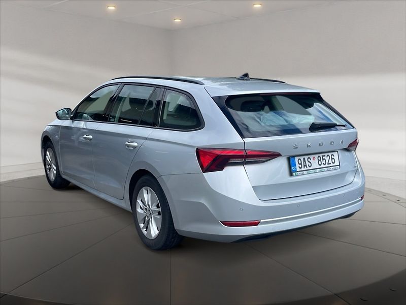 Škoda Octavia 2,0 TDI Ambition 4x4 DSG - fotka 4 z 11