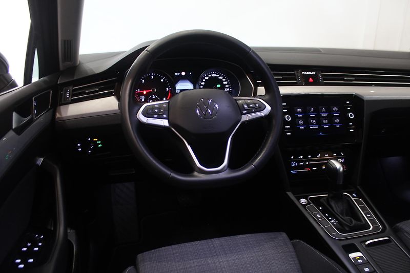 Volkswagen Passat (2021) 2.0TDI DSG Model 2022 - fotka 31 z 35