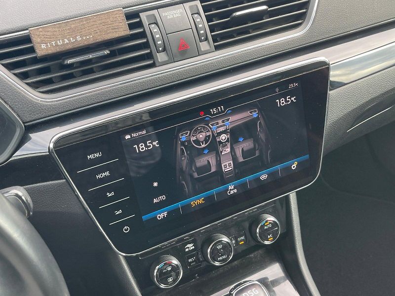 Škoda Superb (2018) 2.0 TDI / 140 kW DSG 4x4 L&K - fotka 21 z 30