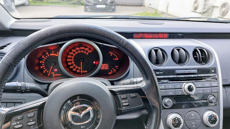 Mazda CX-7 (2008) 2,3 DISI Turbo benzín, 191 kW  - fotka 7 z 8
