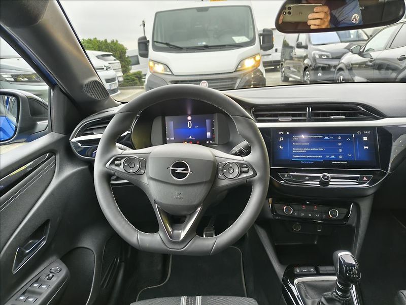 Opel Corsa 1,2   PT 100k GS Line - fotka 7 z 21