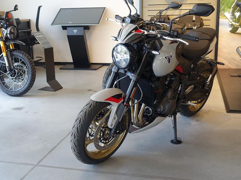 Triumph Trident 800 (2026) - fotka 2 z 5