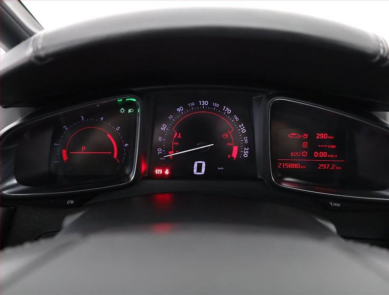 Citroën DS5 (2015) 2.0 BlueHDi, Automat, Navi - fotka 8 z 19
