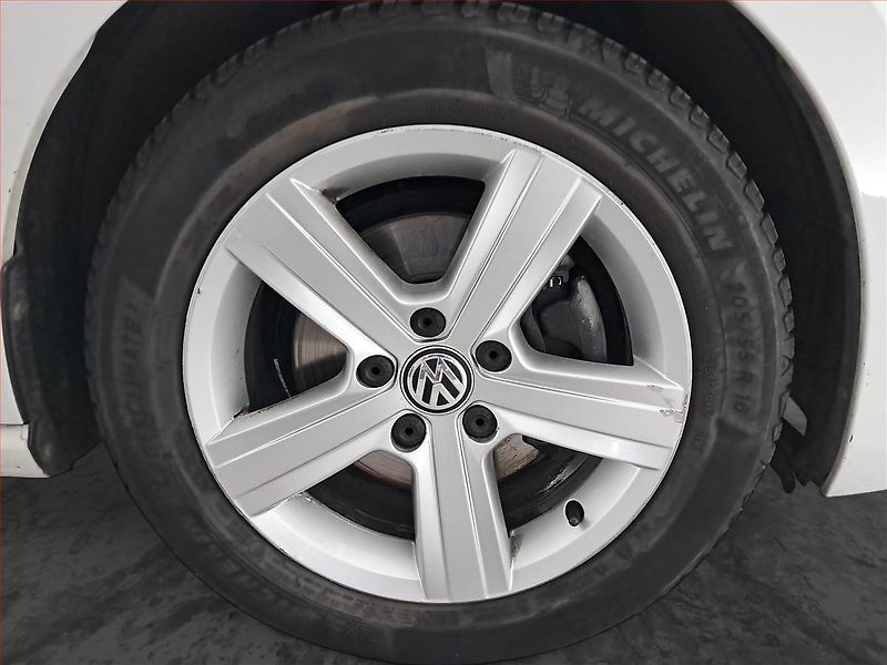 Volkswagen Golf Sportsvan (2014) 1.4 TSI, ČR,1.maj, Bi-Xenony - fotka 15 z 19