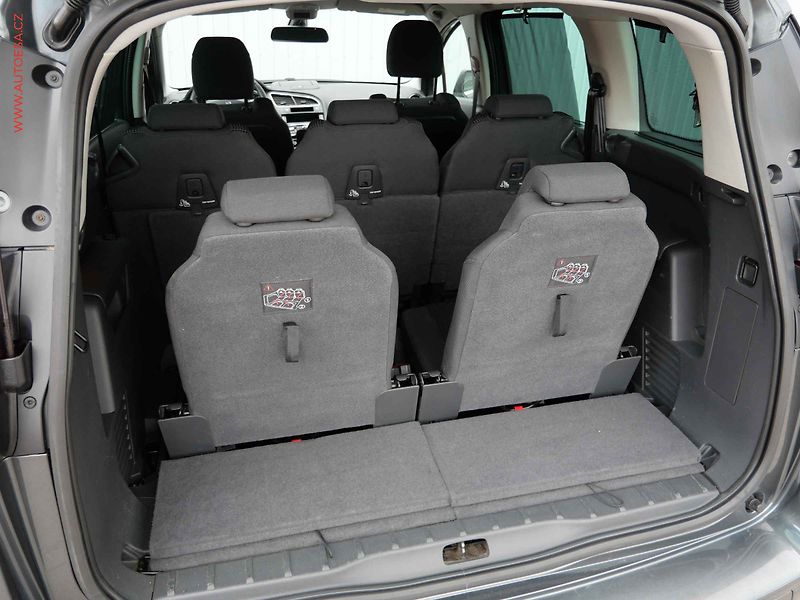 Peugeot 5008 (2015) 2.0 HDi, AC, navi, park.asist - fotka 12 z 23