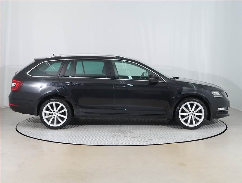 Škoda Octavia (2018) Style Plus 2.0 TDI, Automat - fotka 6 z 18