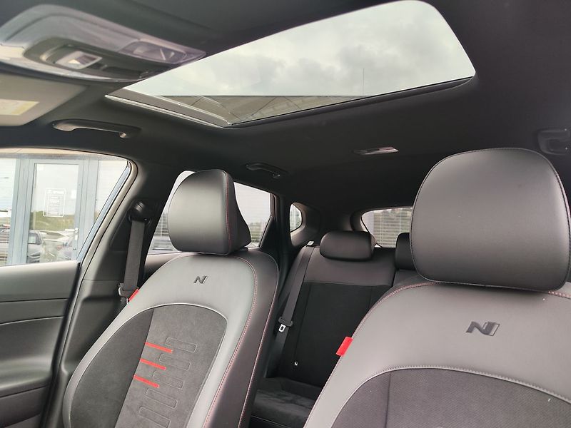 Hyundai Kona EV/65kWh N-Line Premium AT - fotka 18 z 38
