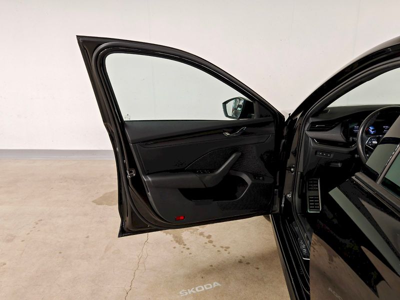 Škoda Octavia (2022) 2.0 TDI 110 kW DSG Sportline - fotka 21 z 31