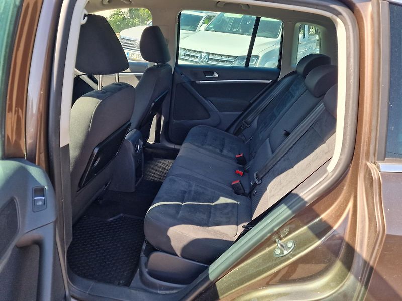Volkswagen Tiguan 2,0TDI 125KW SPORT&STYLE 4x4 - fotka 7 z 18