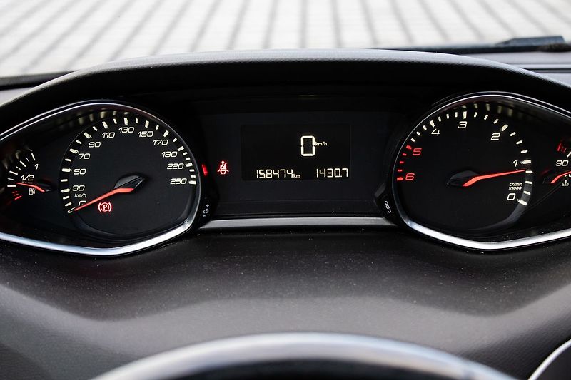 Peugeot 308 - fotka 23 z 36