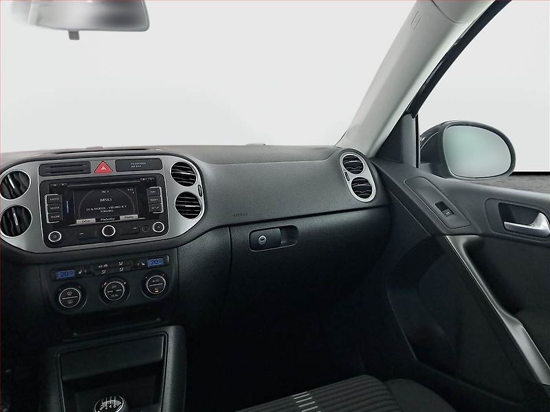 Volkswagen Tiguan (2009) 2.0 TDI, 4X4, Navi, Xenony - fotka 8 z 20