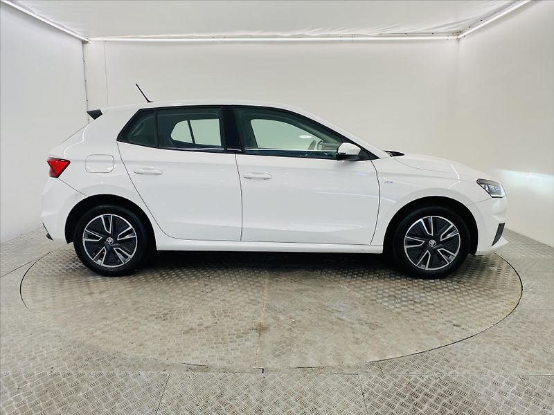 Škoda Fabia 1,0 TSI 70kW Ambition - fotka 21 z 23