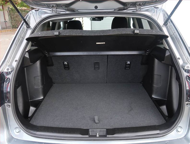 Suzuki Vitara (2019) 1.4 BoosterJet, 4X4, Tempomat - fotka 14 z 21