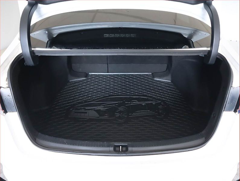Toyota Corolla (2022) Comfort 1.8 Hybrid - fotka 14 z 21