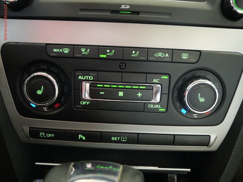 Škoda Octavia (2012) 1.6TDi, 2.maj,ČR, DSG, STK4 - fotka 20 z 26