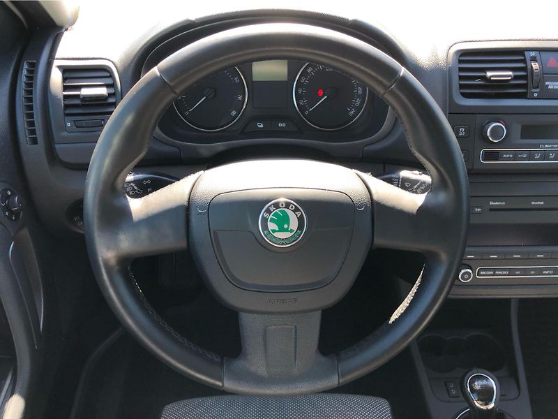 Škoda Fabia 1.2 TSi Ambiente - fotka 17 z 27