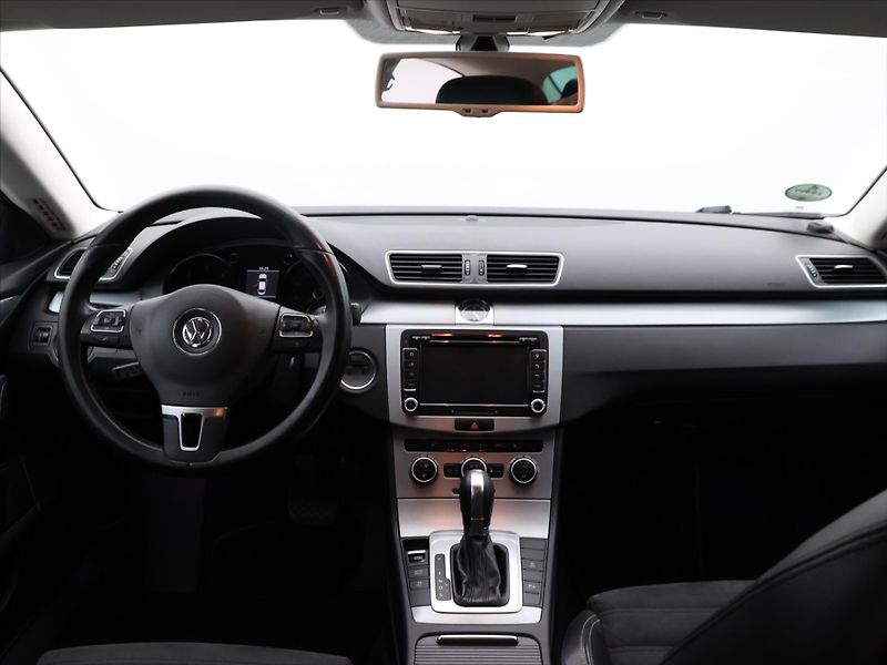Volkswagen CC 2.0 TDI 103kW DSG Xenon CZ - fotka 23 z 31