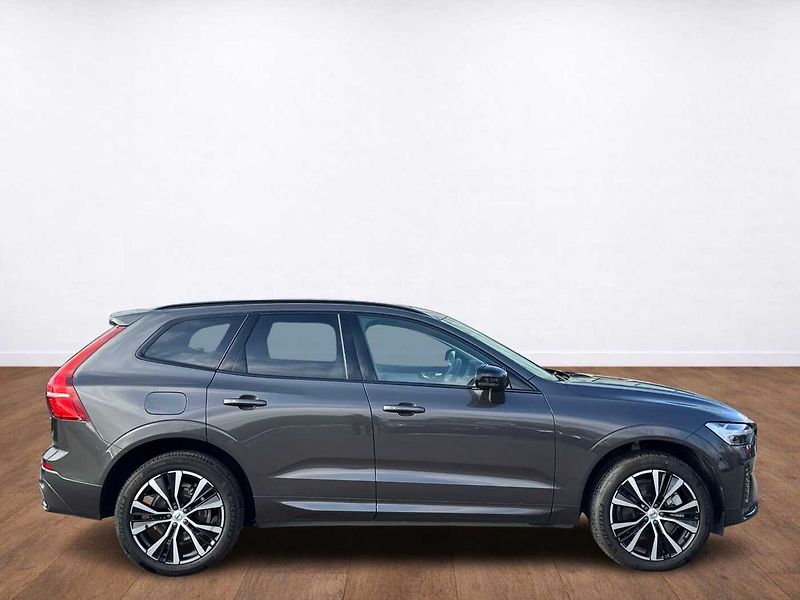Volvo XC60 Plus B4 AWD Light paket - fotka 6 z 23