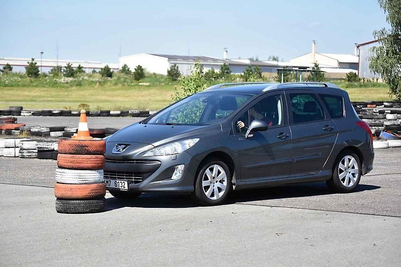 V letošních kurzech se vyškolí zhruba tisícovka mladých řidičů