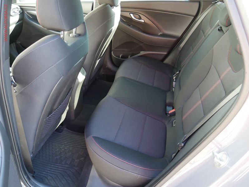 Hyundai i30 (2022) 1.5T-GDi, 1.maj,ČR, AC, LED - fotka 10 z 23