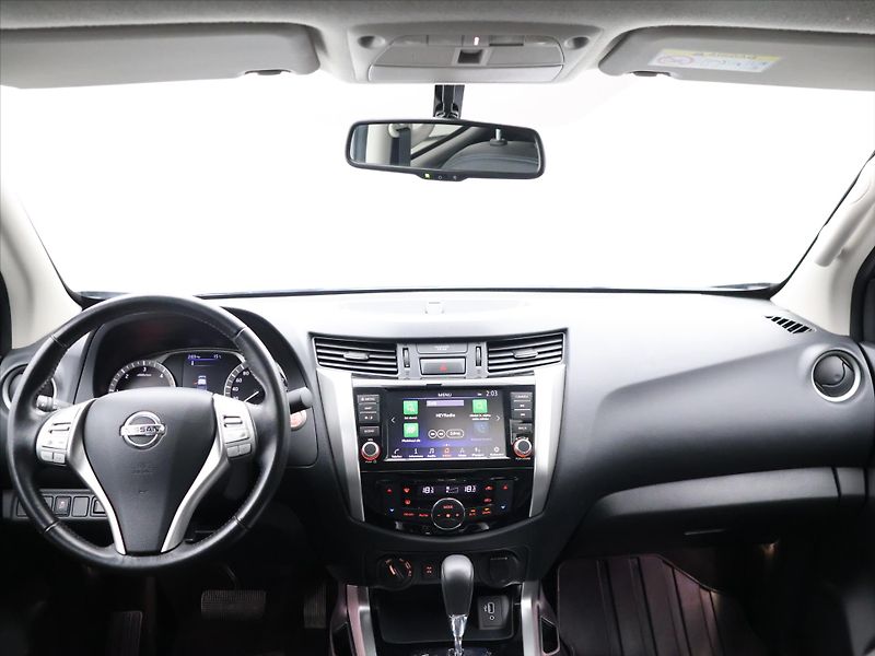 Nissan Navara 2.3 dCi 140kW Automat CZ Tekna - fotka 28 z 36