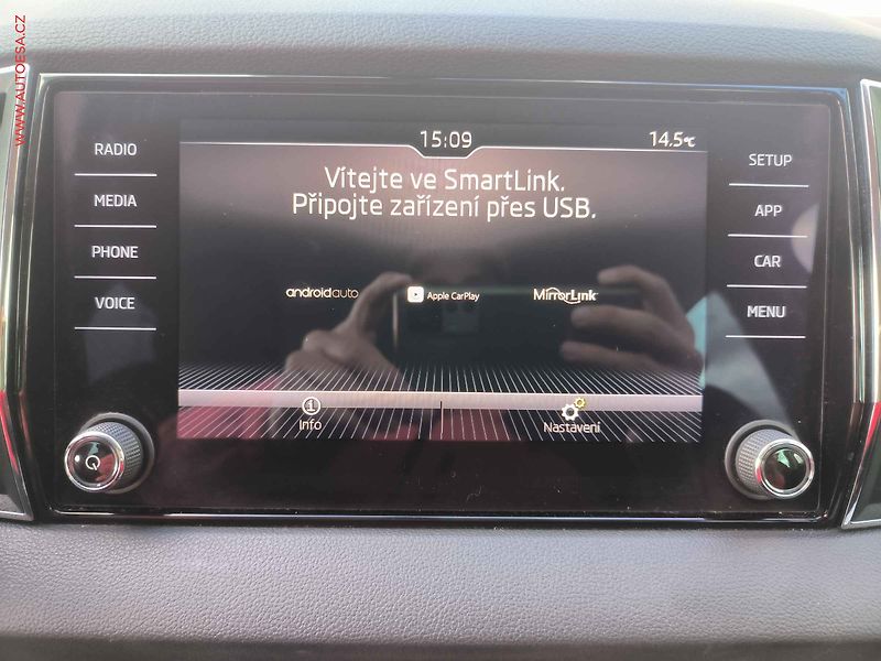 Škoda Karoq (2019) 1.0 TSi, Ambition - fotka 13 z 23