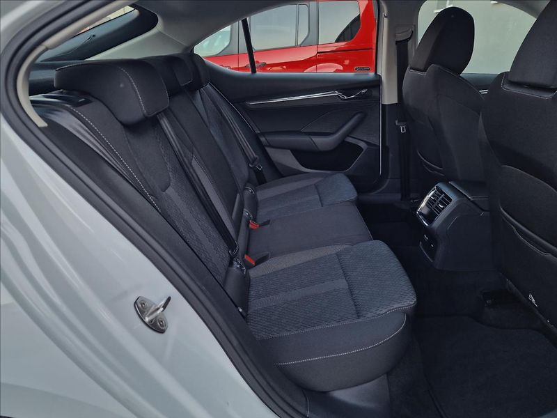 Škoda Octavia 2.0TDI Style, původ ČR,1.Maj. - fotka 15 z 50