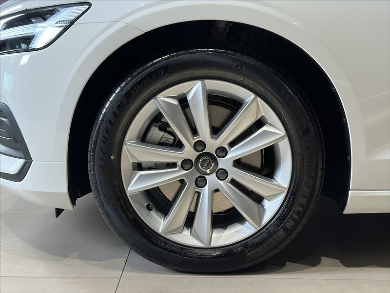 Volvo V60 (2026) 2,0 B4  Core - fotka 8 z 38