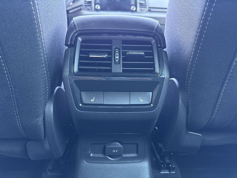 Škoda Karoq (2025) 1.5 TSI DSG Sportline - fotka 24 z 33