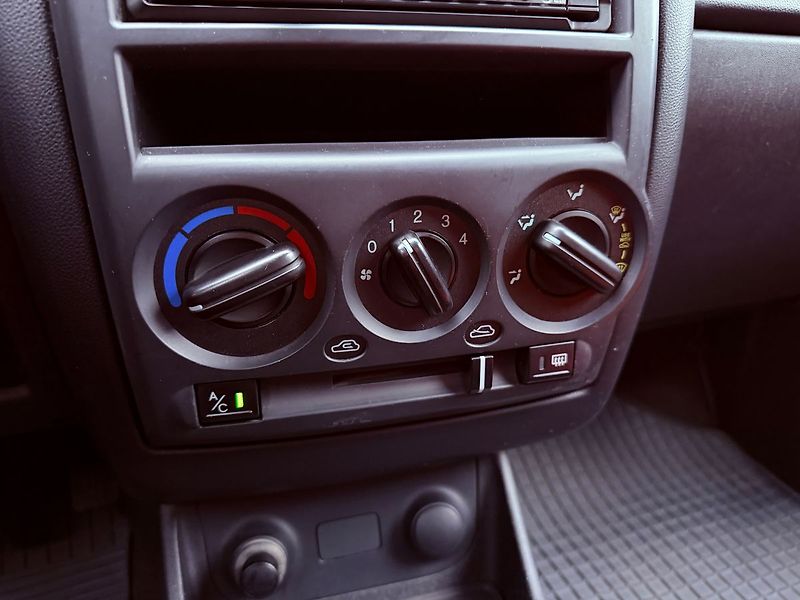 Hyundai Getz 1.1i Active, ČR, 1.Maj - fotka 15 z 18