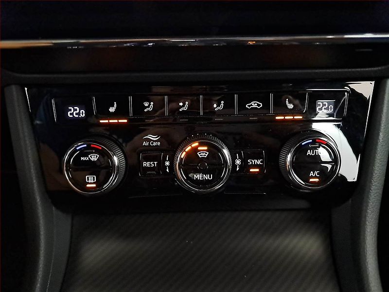 Škoda Superb (2023) Sportline 2.0 TSI - fotka 20 z 25