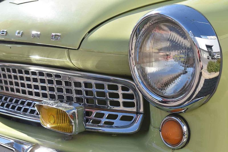 Tři desítky „chlouby“ východoněmeckého automobilového průmyslu si dalo sraz v Hradci Králové.