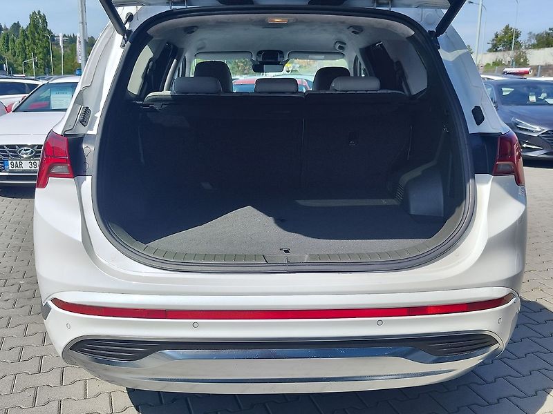 Hyundai Santa Fe 2.2 CRDI/142kW Luxury DCT 4x4 - fotka 9 z 41
