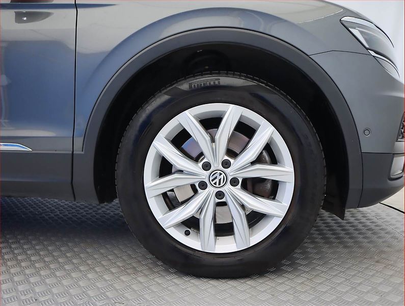 Volkswagen Tiguan (2020) 2.0 TSI - fotka 15 z 23