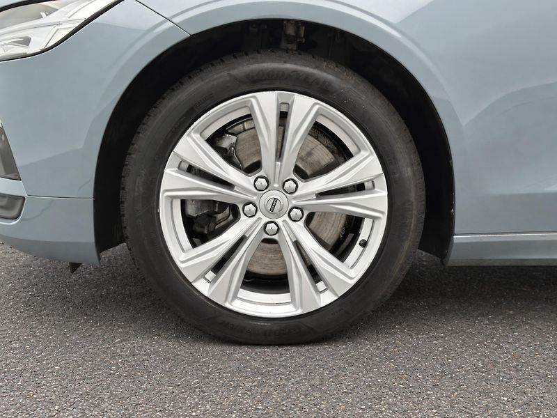 Volvo S90 2,0 B5 184kW CZ DPH - fotka 34 z 41