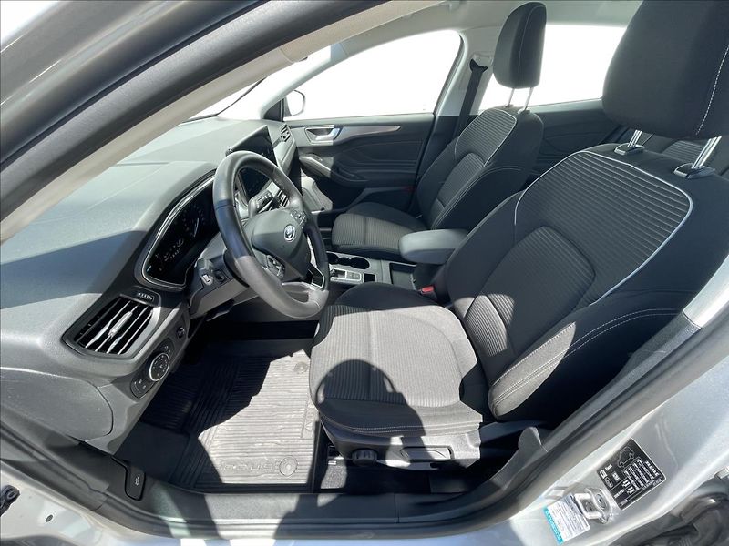 Ford Focus 1,5 Ecoblue AT8 Titanium - fotka 4 z 23