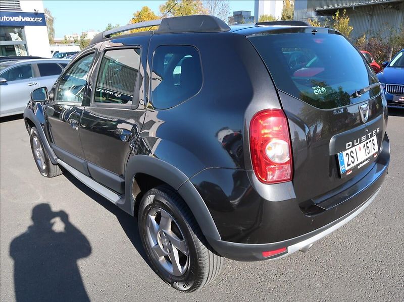 Dacia Duster 1,6 i,16V,77kW,1majČR,4x4 - fotka 3 z 22