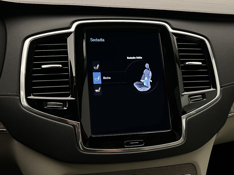 Volvo XC90 B5 AWD INSCRIPTION  - fotka 40 z 44
