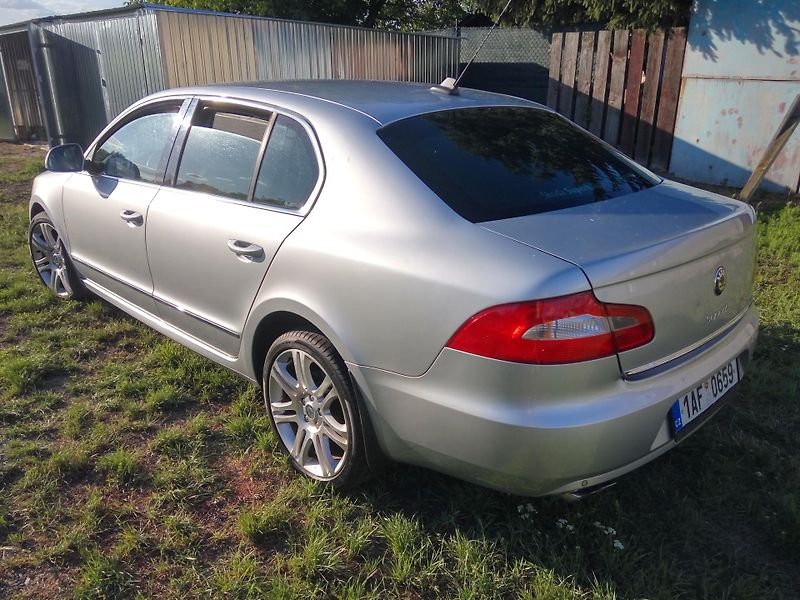 Škoda Superb (2009) ČRbezkorozeEleganceDSG - fotka 6 z 20