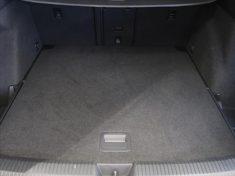Volkswagen Golf 2,0 TDI Life 1.majitel - fotka 8 z 35