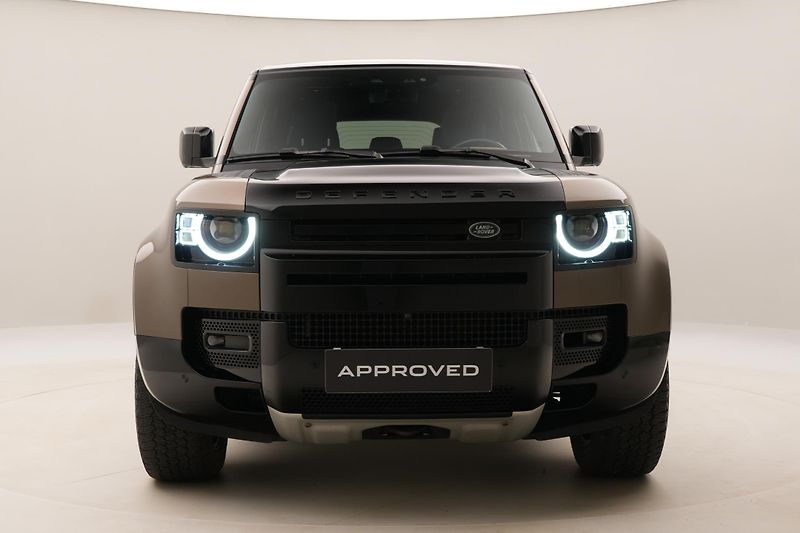 Land Rover Defender 110 D300 X AWD AUT REZERVACE - fotka 15 z 55