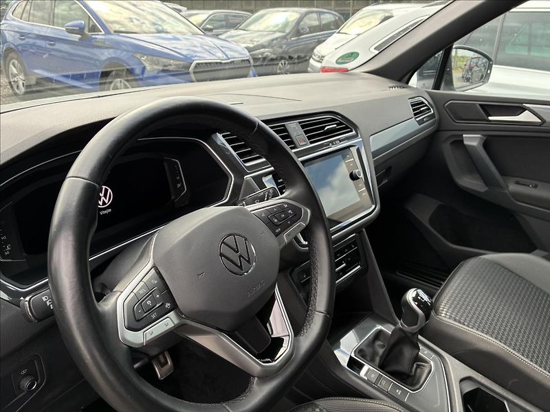 Volkswagen Tiguan 2,0 TAŽNÉ,KAMERA,HEAD-UP - fotka 9 z 31