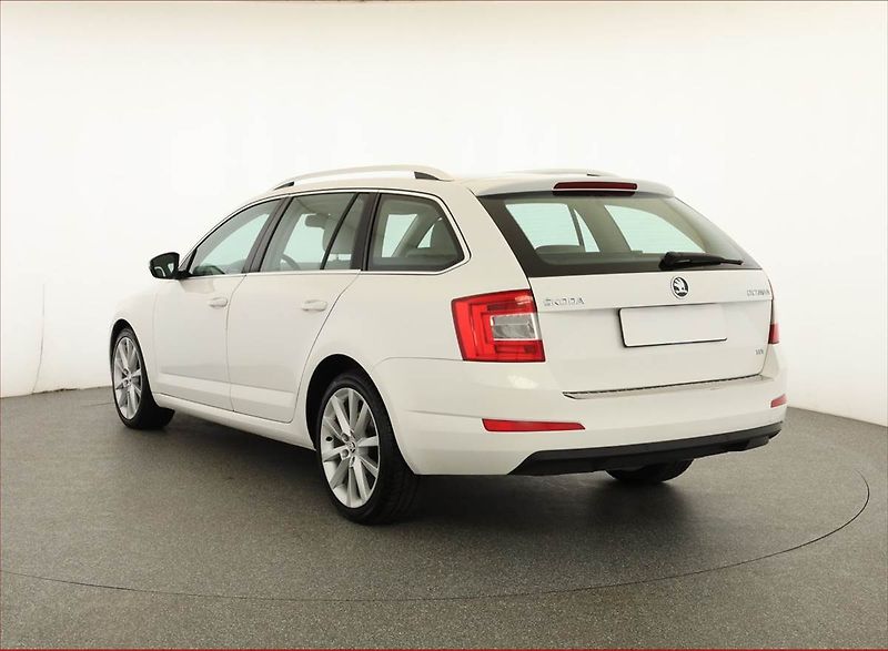 Škoda Octavia (2013) 1.6 TDI, Automat, Serv.kniha - fotka 4 z 21