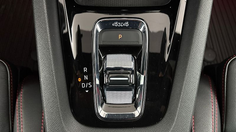 Škoda Octavia 2.0 TDI DSG 4x4 RS Combi - fotka 27 z 32